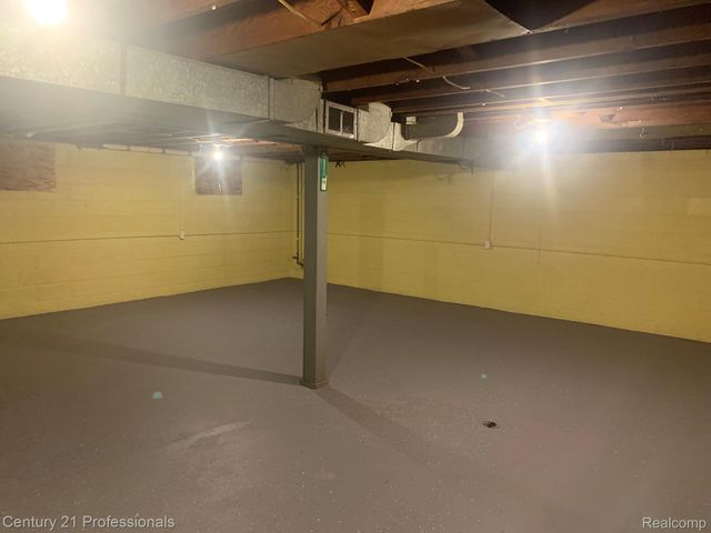 19662 Charest Street, Detroit, MI 48234