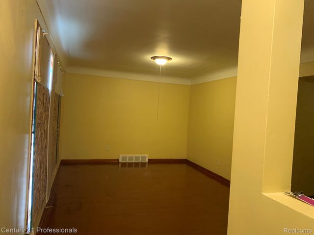 19662 Charest Street, Detroit, MI 48234