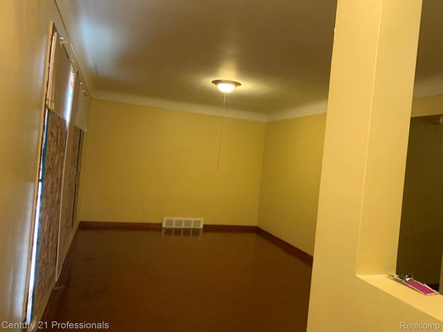 19662 Charest Street, Detroit, MI 48234