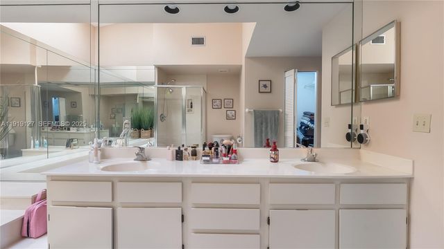 206 Washingtonia Ave, Lauderdale By The Sea, FL 33308