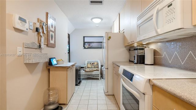 206 Washingtonia Ave, Lauderdale By The Sea, FL 33308