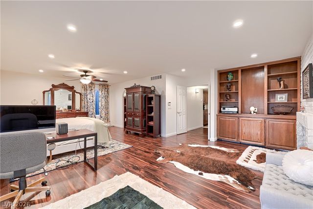 1027 Sidehill Way, Las Vegas, NV 89110