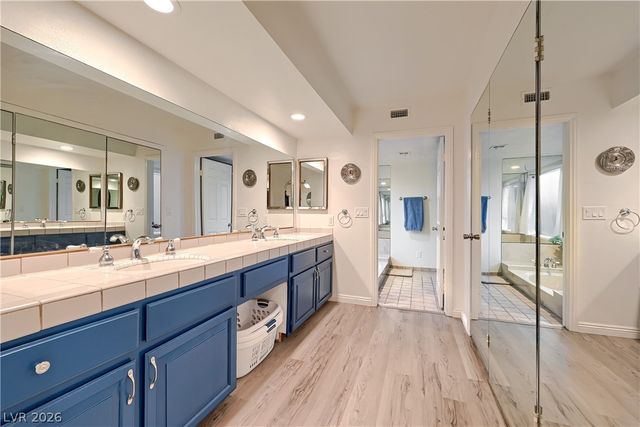 1027 Sidehill Way, Las Vegas, NV 89110