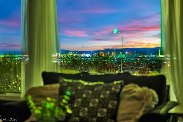 1027 Sidehill Way, Las Vegas, NV 89110