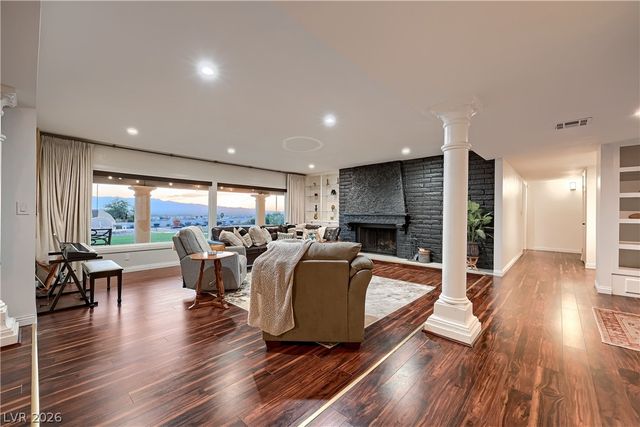 1027 Sidehill Way, Las Vegas, NV 89110