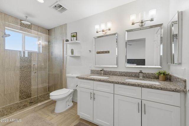 915 W LOUGHLIN Drive, Chandler, AZ 85225