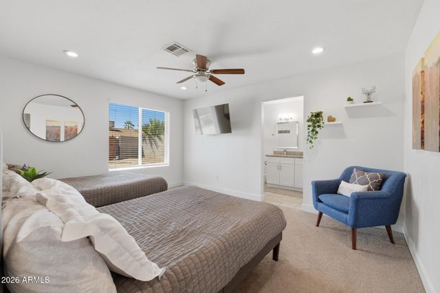 915 W LOUGHLIN Drive, Chandler, AZ 85225