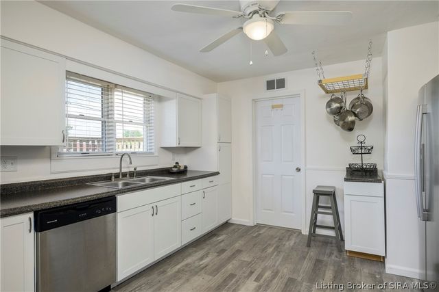 550 Kay Avenue, Sellersburg, IN 47172