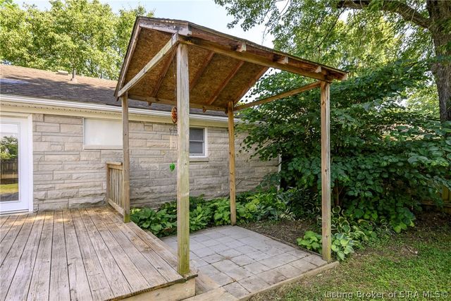 550 Kay Avenue, Sellersburg, IN 47172