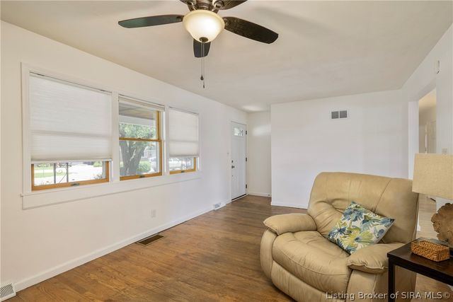 550 Kay Avenue, Sellersburg, IN 47172