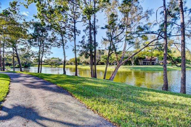 22602 Vistawood Way, Boca Raton, FL 33428
