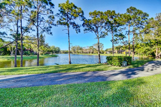 22602 Vistawood Way, Boca Raton, FL 33428