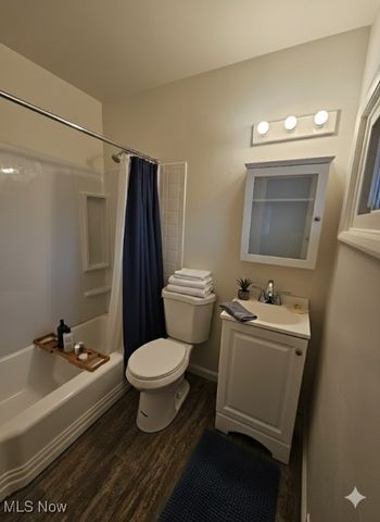 3030 Green Acres Drive, Youngstown, OH 44505