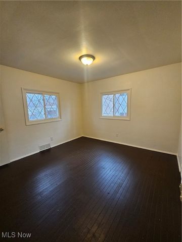 3030 Green Acres Drive, Youngstown, OH 44505