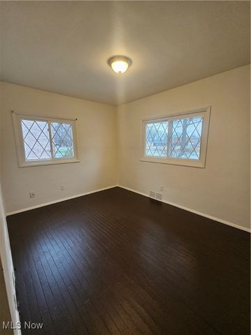 3030 Green Acres Drive, Youngstown, OH 44505