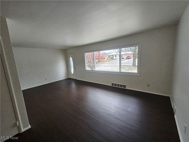 3030 Green Acres Drive, Youngstown, OH 44505