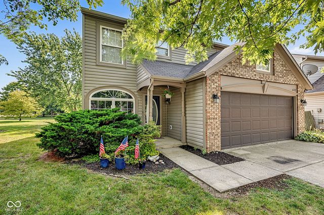 6723 Wimbledon Drive, Zionsville, IN 46077
