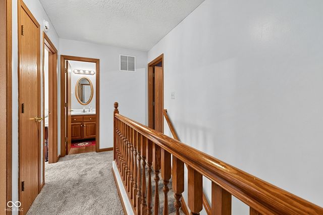 6723 Wimbledon Drive, Zionsville, IN 46077