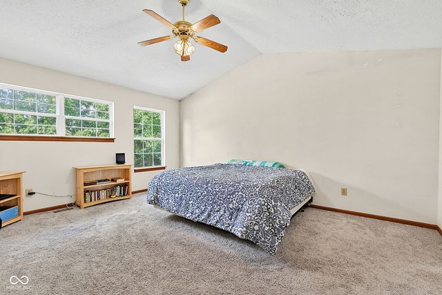 6723 Wimbledon Drive, Zionsville, IN 46077