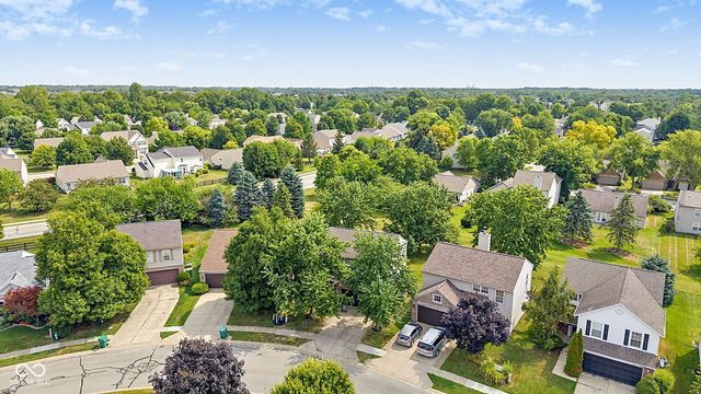 6723 Wimbledon Drive, Zionsville, IN 46077