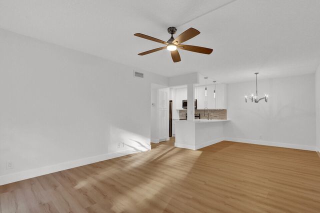 3402 Gardens East Drive 19a, Palm Beach Gardens, FL 33410