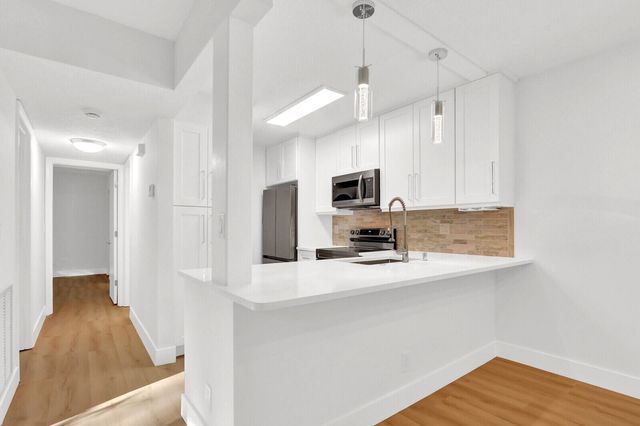 3402 Gardens East Drive 19a, Palm Beach Gardens, FL 33410