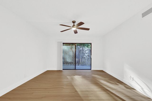 3402 Gardens East Drive 19a, Palm Beach Gardens, FL 33410