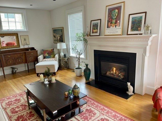 71 Abbottsford, Brookline, MA 02446