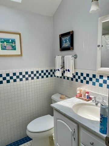 71 Abbottsford, Brookline, MA 02446
