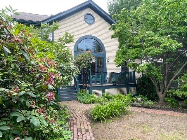71 Abbottsford, Brookline, MA 02446