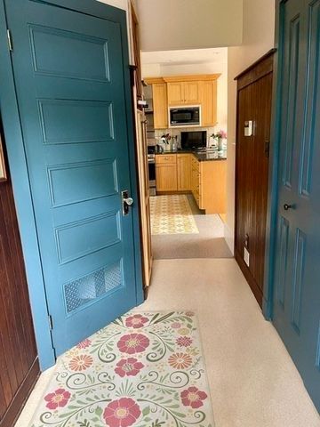 71 Abbottsford, Brookline, MA 02446