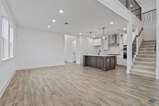 8424 Red Bottle Brush Road, Lago Vista, TX 78645