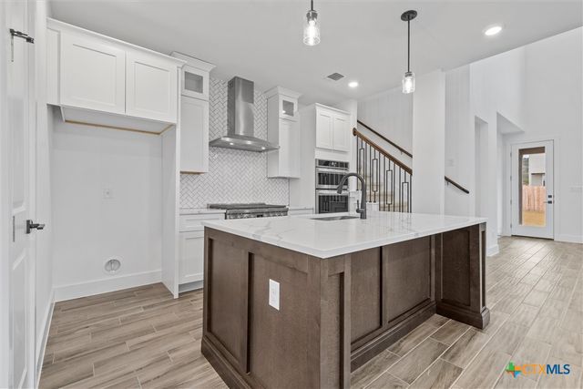 8424 Red Bottle Brush Road, Lago Vista, TX 78645