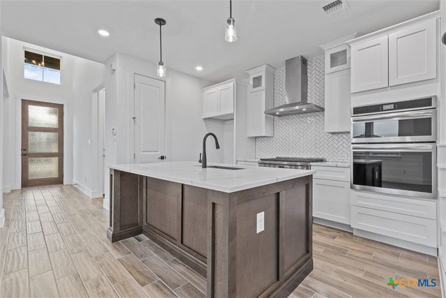 8424 Red Bottle Brush Road, Lago Vista, TX 78645