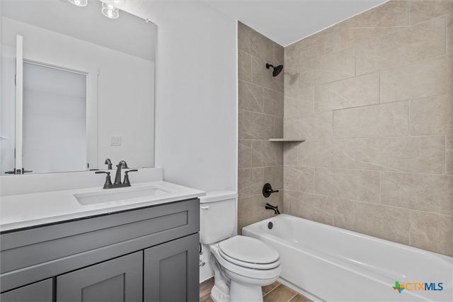 8424 Red Bottle Brush Road, Lago Vista, TX 78645
