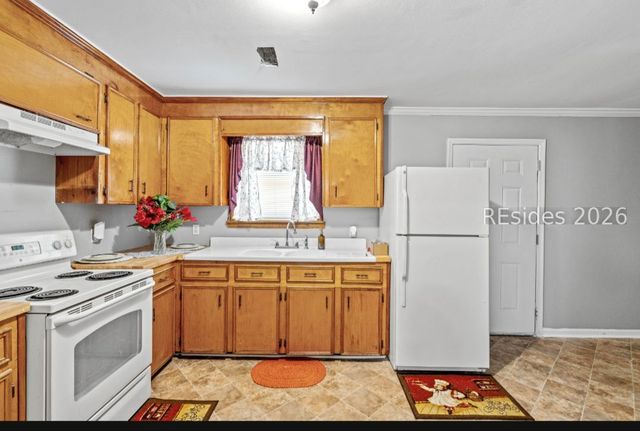1076 Aiken Ave S, Fairfax, SC 29827