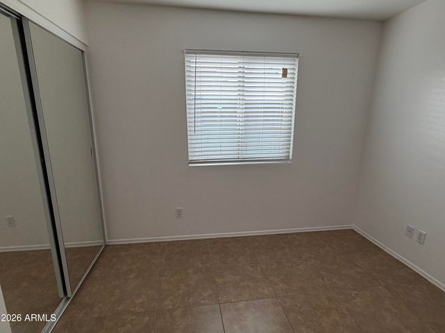 909 E Escuda Drive, Phoenix, AZ 85024