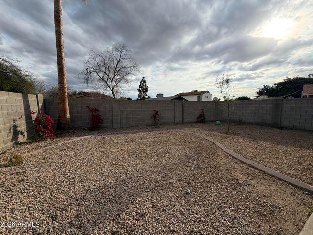 909 E Escuda Drive, Phoenix, AZ 85024