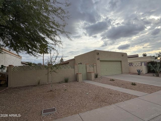 909 E Escuda Drive, Phoenix, AZ 85024