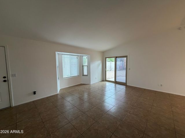 909 E Escuda Drive, Phoenix, AZ 85024