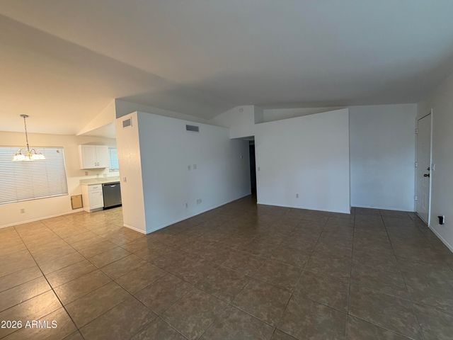 909 E Escuda Drive, Phoenix, AZ 85024