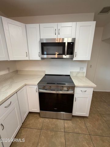 909 E Escuda Drive, Phoenix, AZ 85024