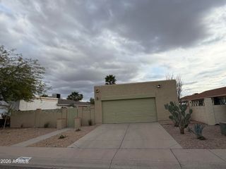 909 E Escuda Drive, Phoenix, AZ 85024