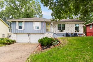 511 Sunset Lane, Belton, MO 64012