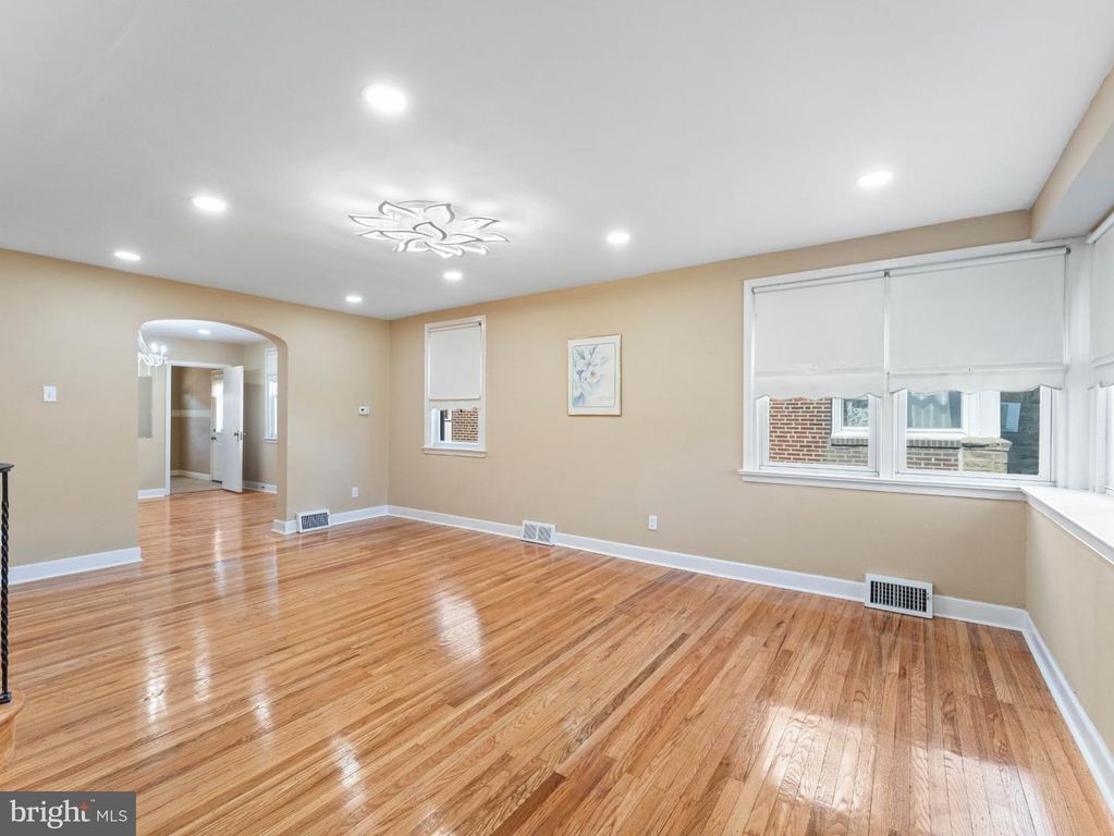 1136 KERPER ST, Philadelphia, PA 19111 — photo 2