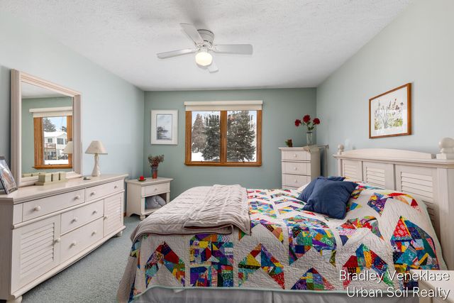 4760 Crescent Drive, Hudsonville, MI 49426