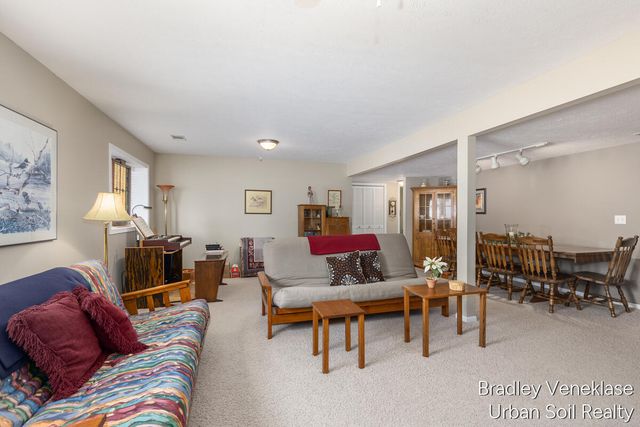 4760 Crescent Drive, Hudsonville, MI 49426