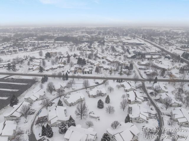 4760 Crescent Drive, Hudsonville, MI 49426