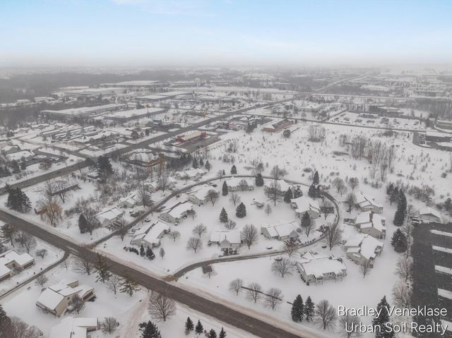 4760 Crescent Drive, Hudsonville, MI 49426