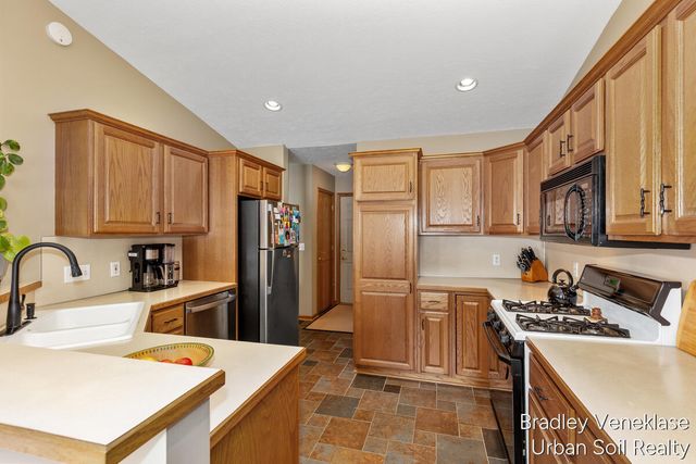 4760 Crescent Drive, Hudsonville, MI 49426